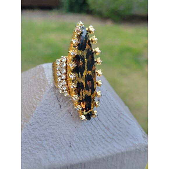 Betsey Johnson Leopard Print Statement Ring Lucite Rhinestone size 7.5s - Picture 1 of 8
